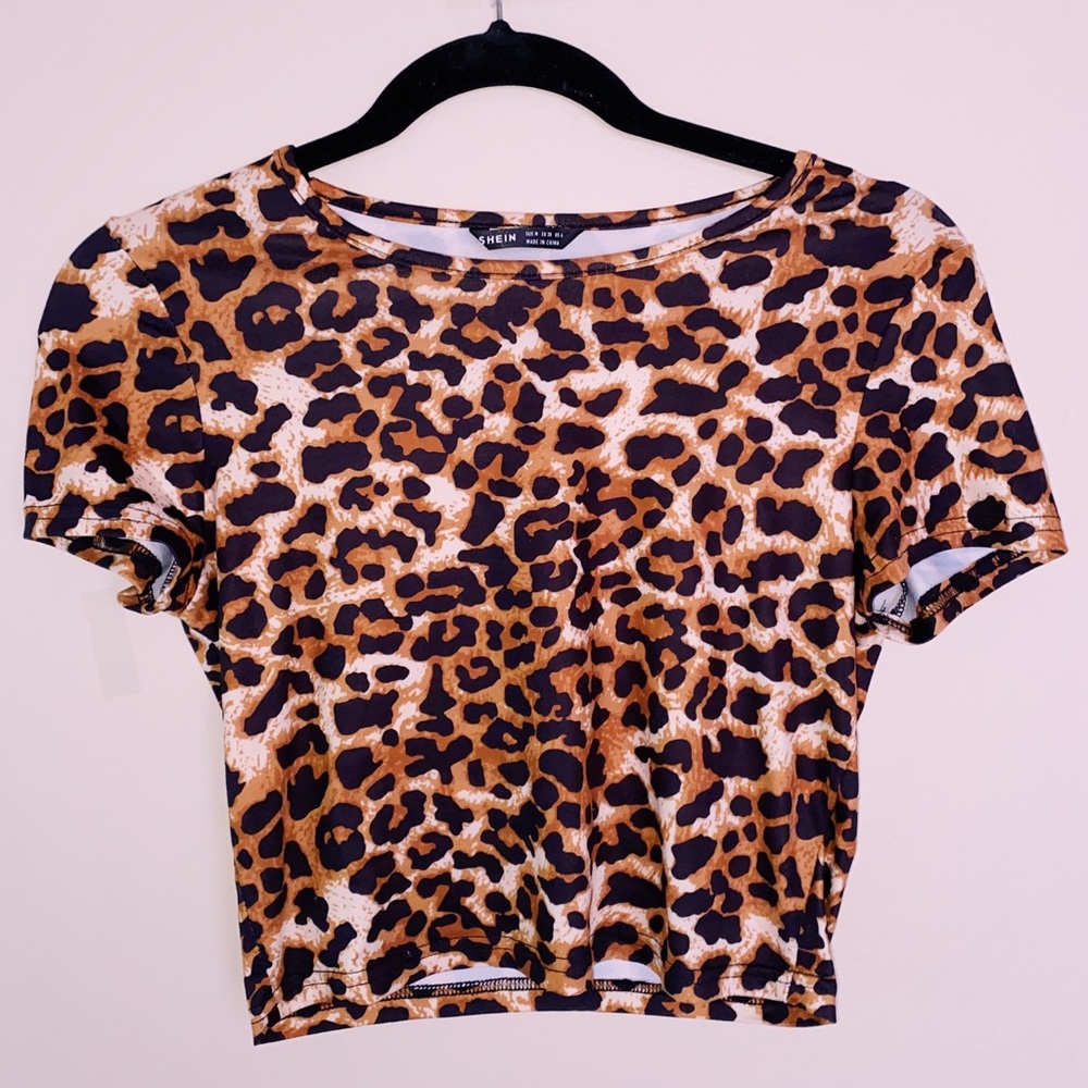 Leopard Print Cropped Tee
